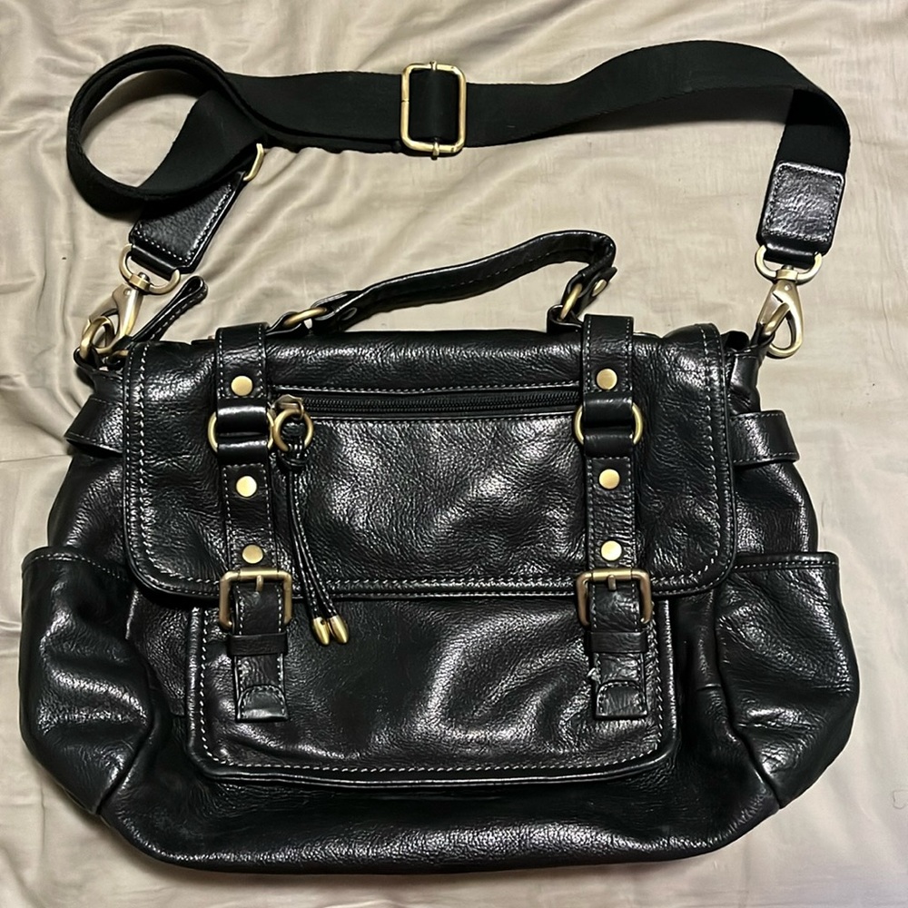 Gianni Bernini Ladies black leather purse.